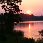 Auringonlasku Gustavelundin terassilta kuvattuna.